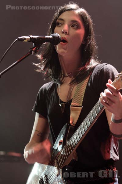 SHARON VAN ETTEN - 2012-10-01 - PARIS - Cafe de la Danse - 